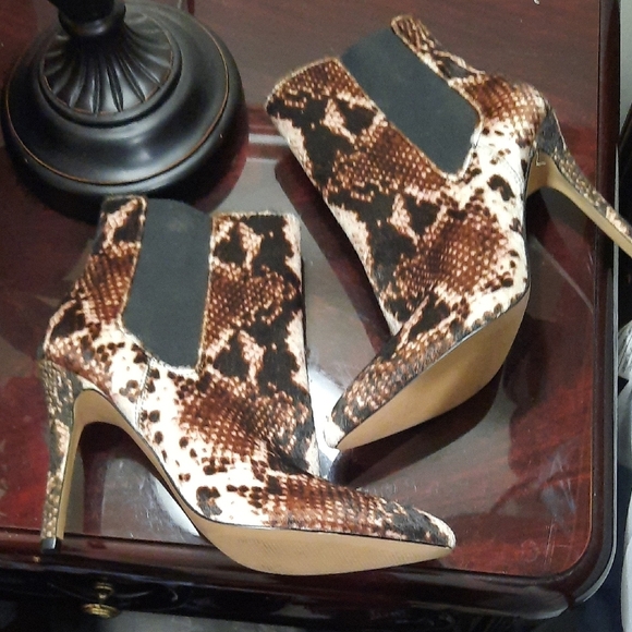 Neiman Marcus Brown Snake Print Heeled Boots - Picture 3 of 8